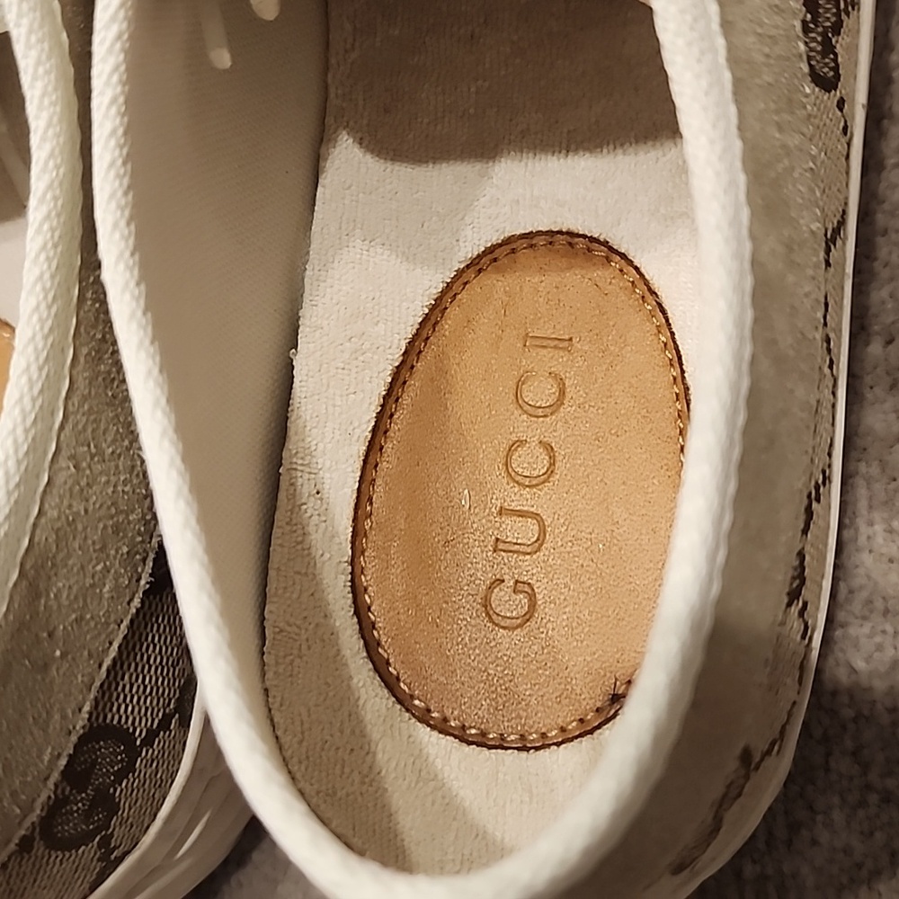 Gucci Tan and White Men Minimalist Sneakers - Picture 2 of 4